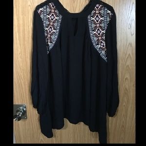 NWT BEAUTIFUL BLACK TOP WITH EMBROIDERY DETAIL